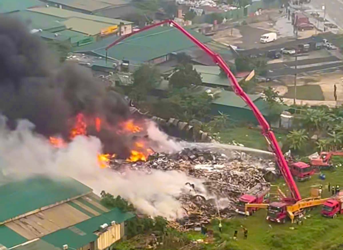 mot nguoi tu vong trong vu chay xuong go 6.000m2 gan vien k tan trieu hinh anh 6