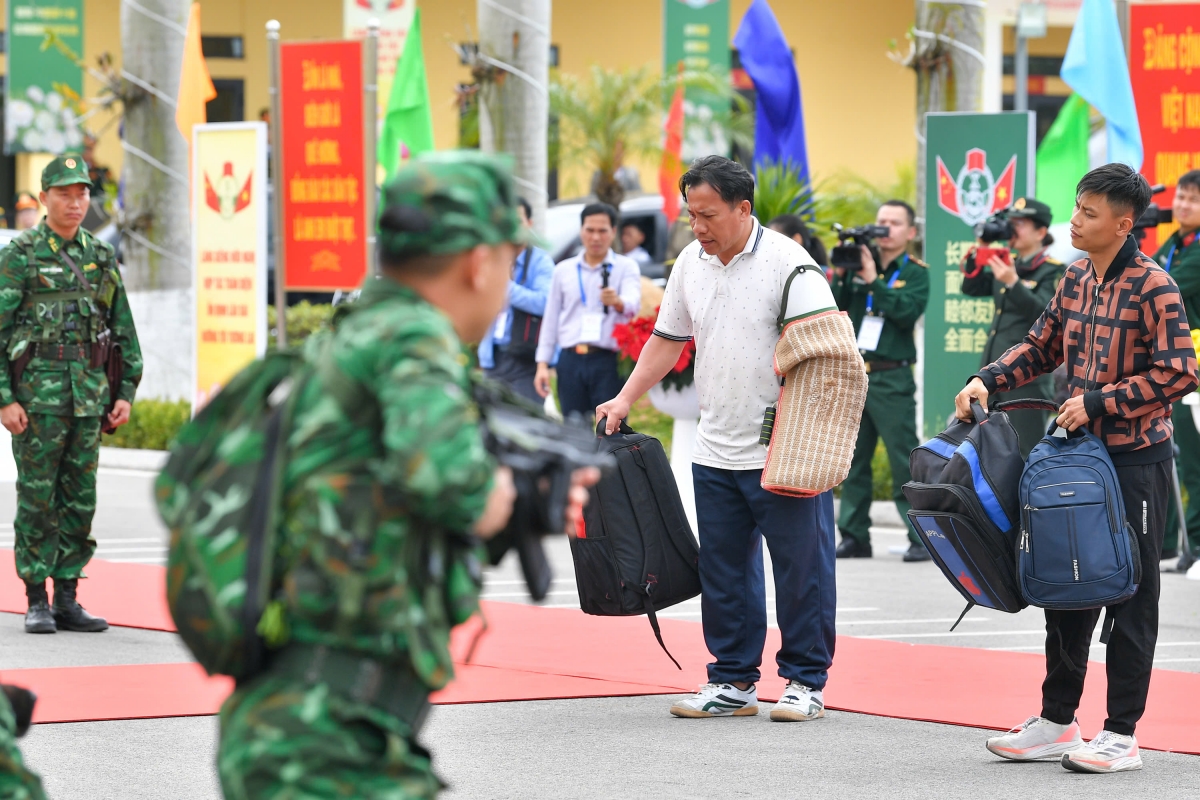 xem cho nghiep vu trinh dien tuan tra phat hien, bat toi pham ma tuy hinh anh 2