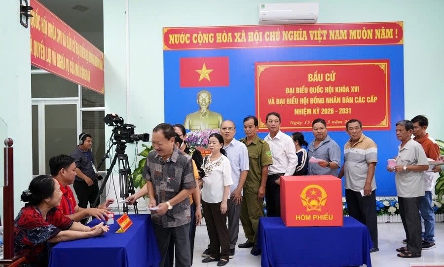 ky vong thao go diem nghen the che qua la phieu cu tri hinh anh 5