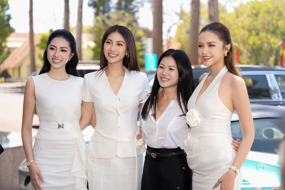 hoa hau ha truc linh gay thuong nho boi ve dep trong treo, nhe nhang hinh anh 8