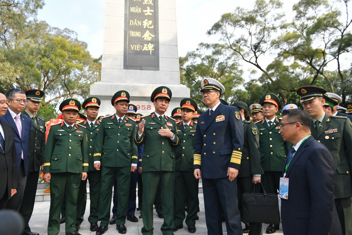 Đại tướng Phan Văn Giang và Đoàn đại biểu Việt Nam sang tham dự nhiều hoạt động tại Trung Quốc