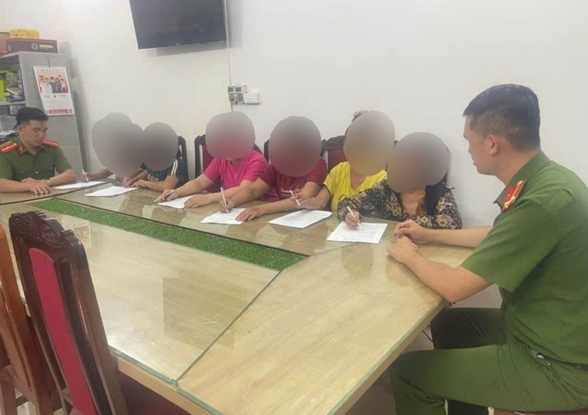 Danh bac ngay tai nha, 6 nguoi bi tom gon hinh anh 1