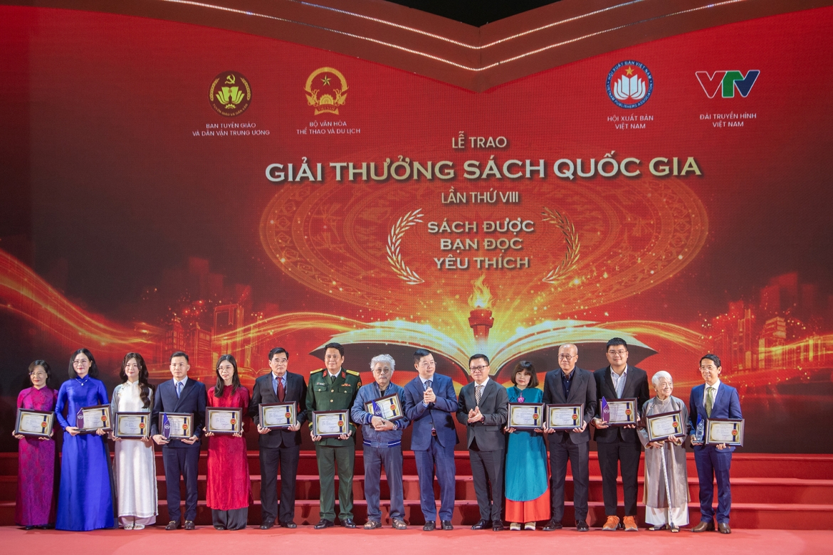 2 tac pham ve lich su gianh giai a tai le trao giai thuong sach quoc gia lan thu viii hinh anh 7