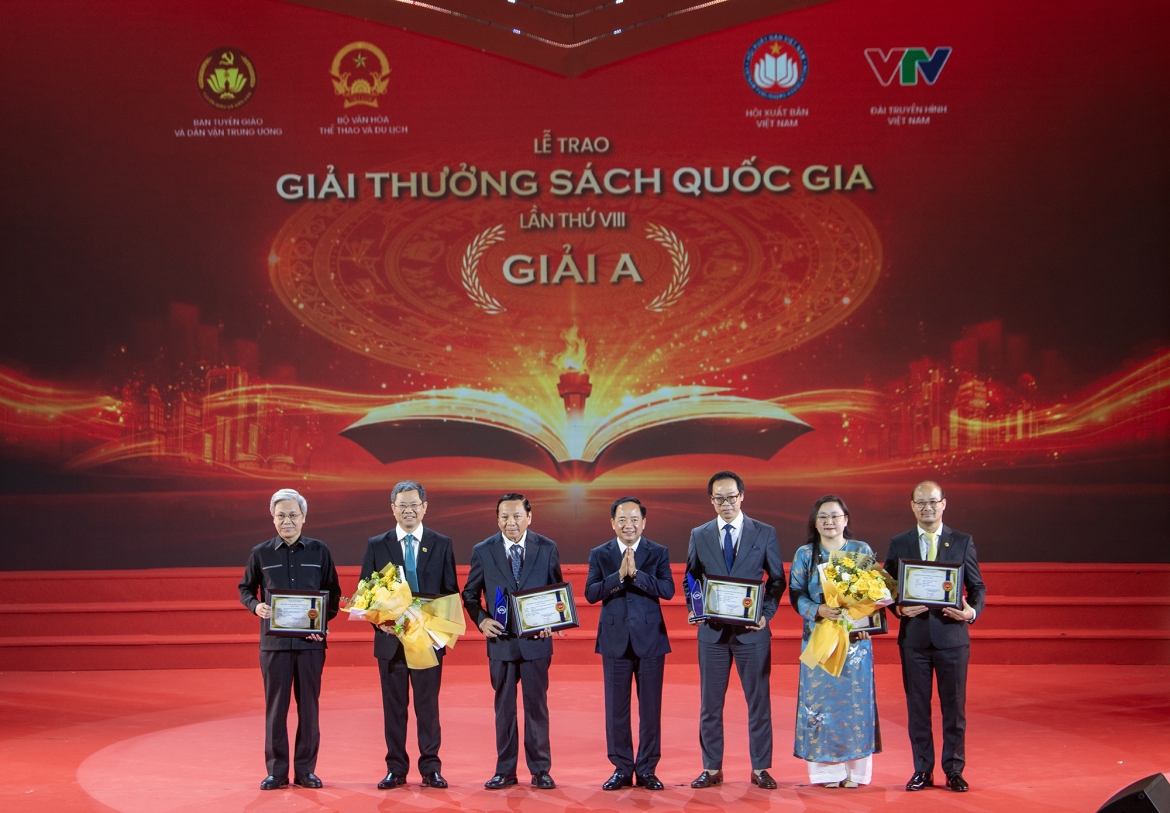 2 tac pham ve lich su gianh giai a tai le trao giai thuong sach quoc gia lan thu viii hinh anh 3