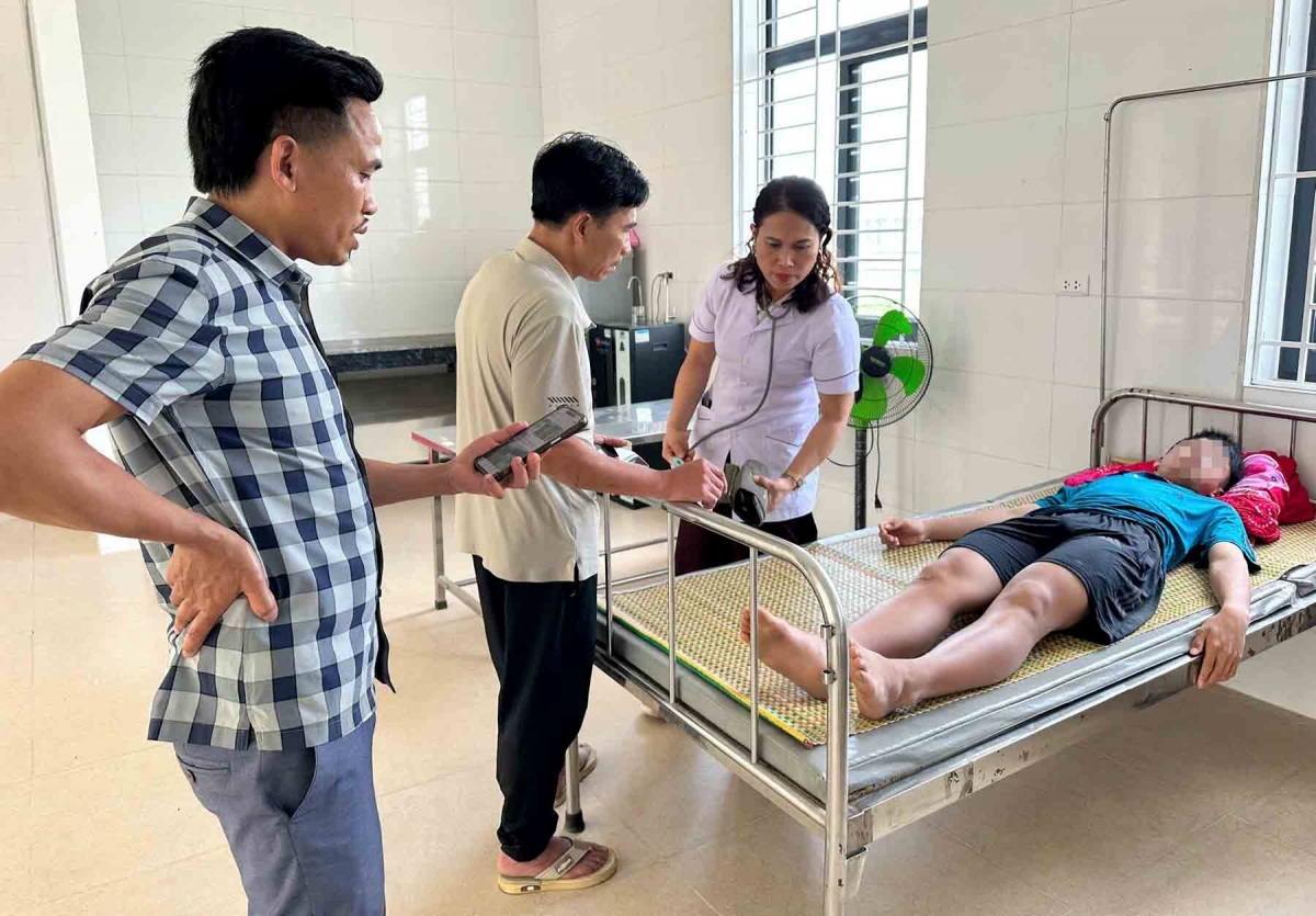 cuu song nam sinh lop 8 bi duoi nuoc o ha tinh hinh anh 2