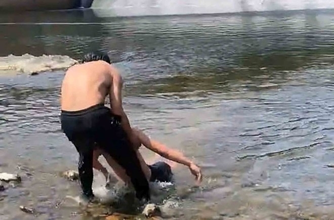 Cứu sống nam sinh lớp 8 bị đuối nước ở Hà Tĩnh