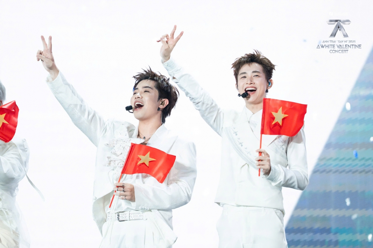 dan anh trai khuay dong my Dinh trong concert valentine dac biet hinh anh 3