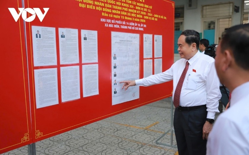 vietnamese senior leaders cast ballots on election day picture 15