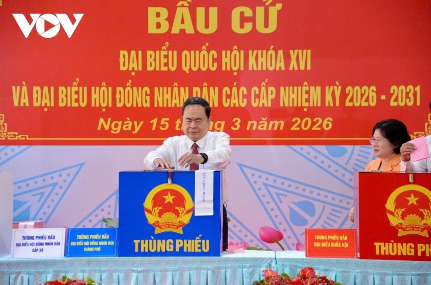vietnamese senior leaders cast ballots on election day picture 16