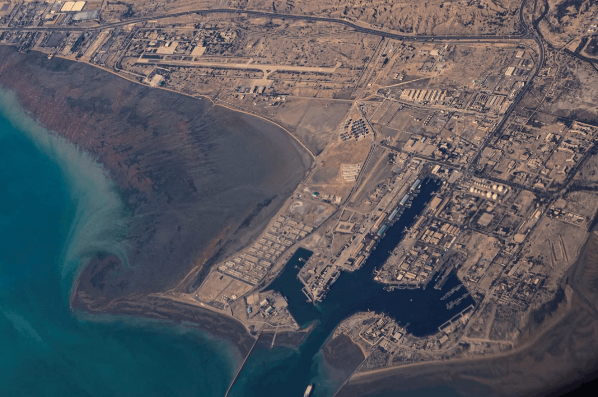 Eo biển Hormuz “nghẽn mạch” trước bão lớn từ Iran, châu Âu có thể làm gì?