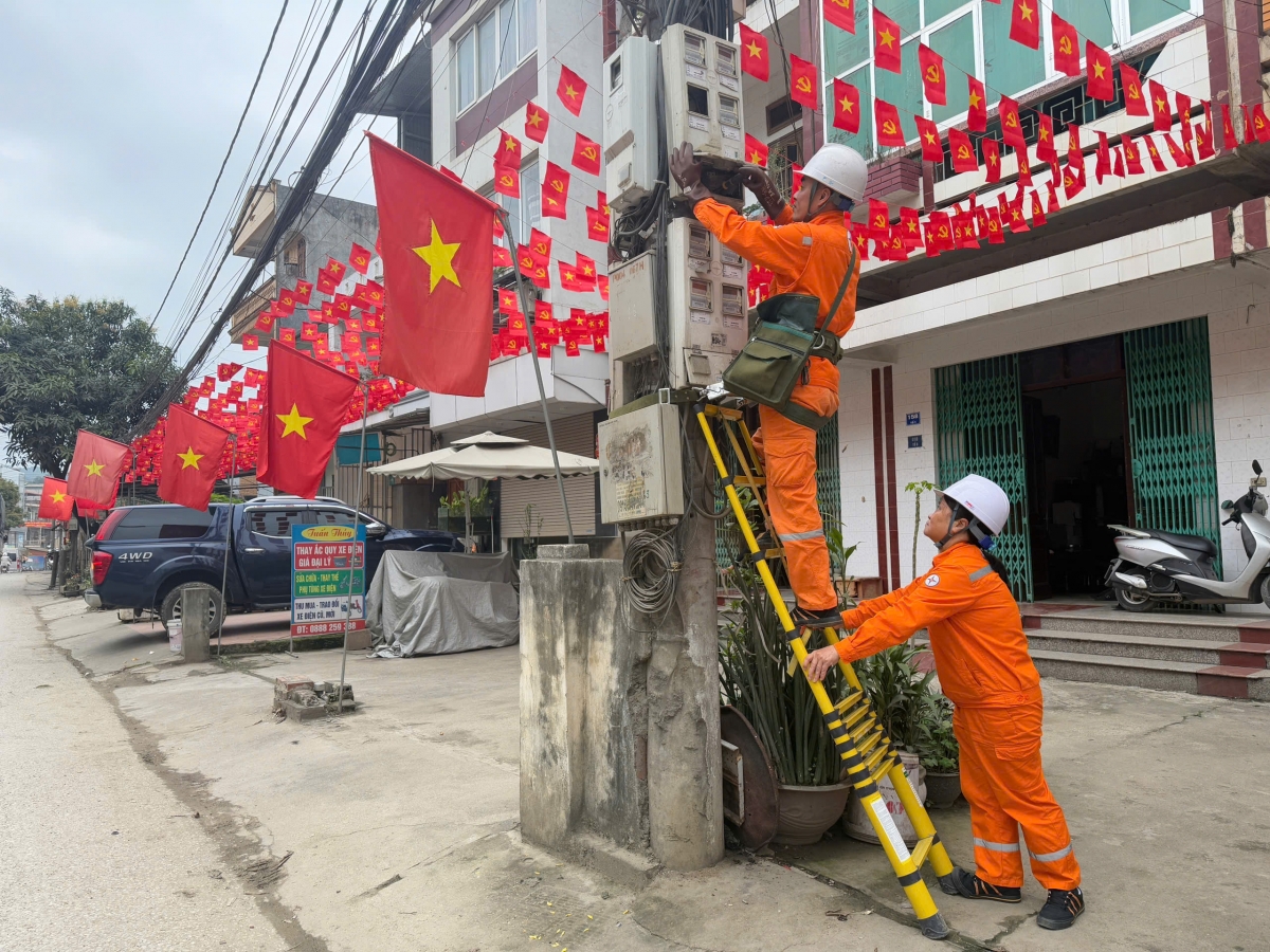 evnnpc san sang cap dien an toan cho 11.529 don vi bau cu ngay 15 3 hinh anh 3