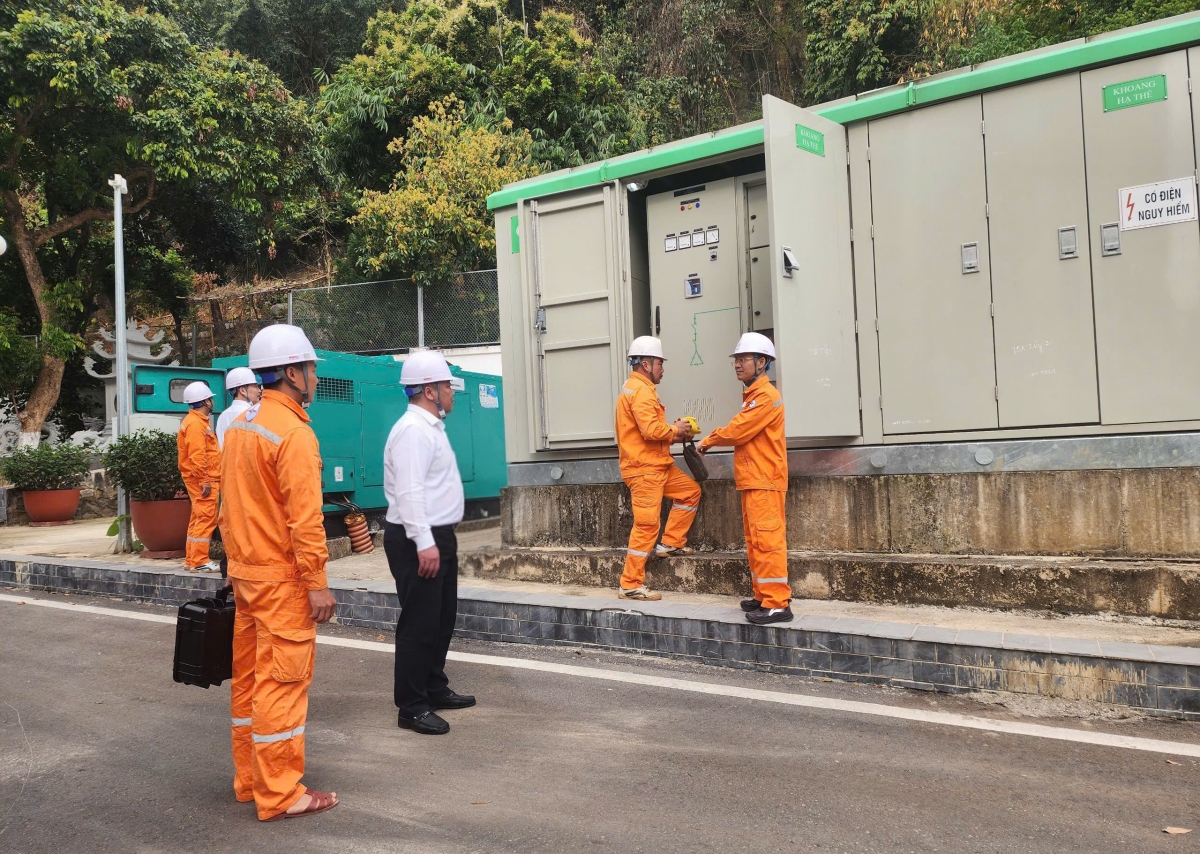 evnnpc san sang cap dien an toan cho 11.529 don vi bau cu ngay 15 3 hinh anh 4
