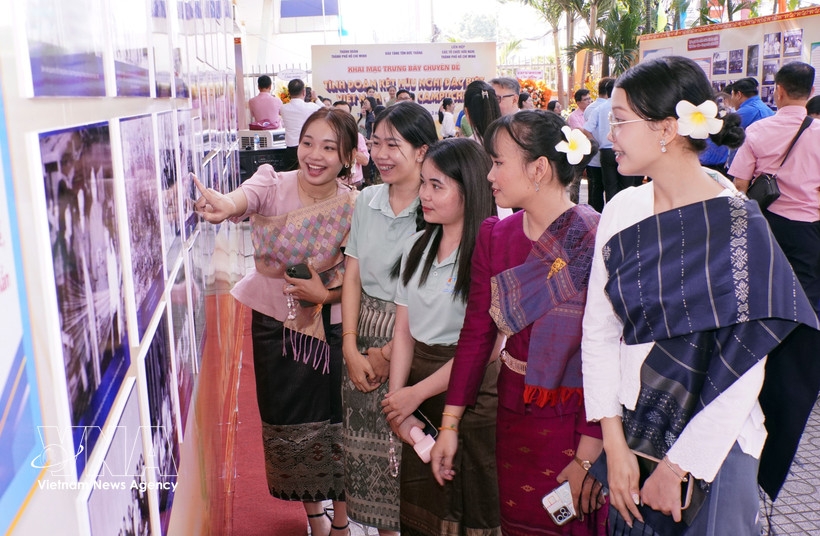 ho chi minh city exhibition highlights vietnam-laos-cambodia solidarity picture 1