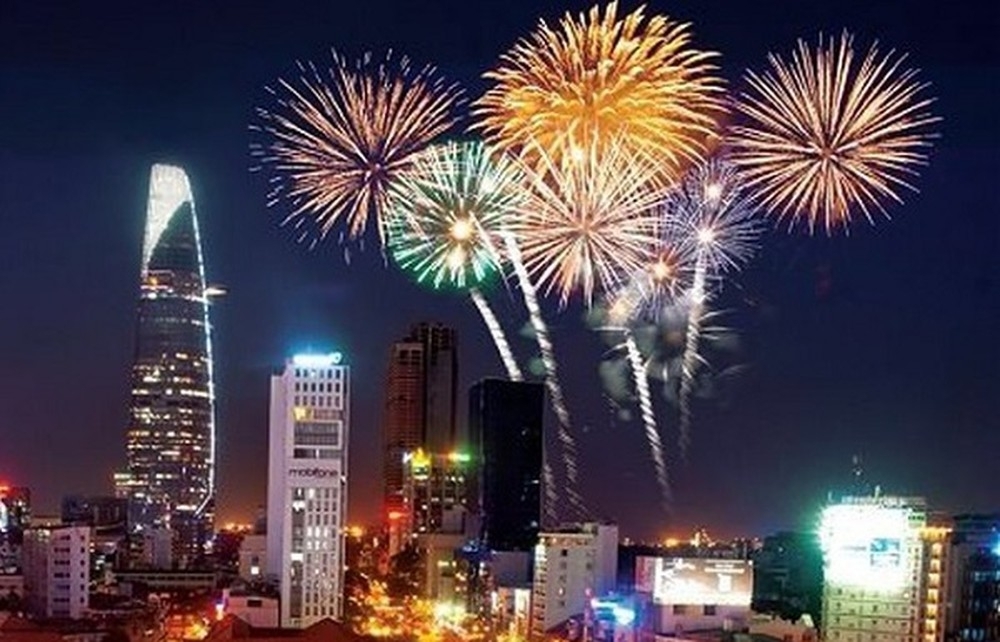 ho chi minh city to stage fireworks for reunification day anniversary picture 1