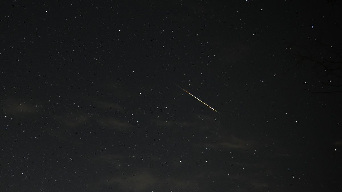 gamma normid meteor shower to be visible in vietnam picture 1