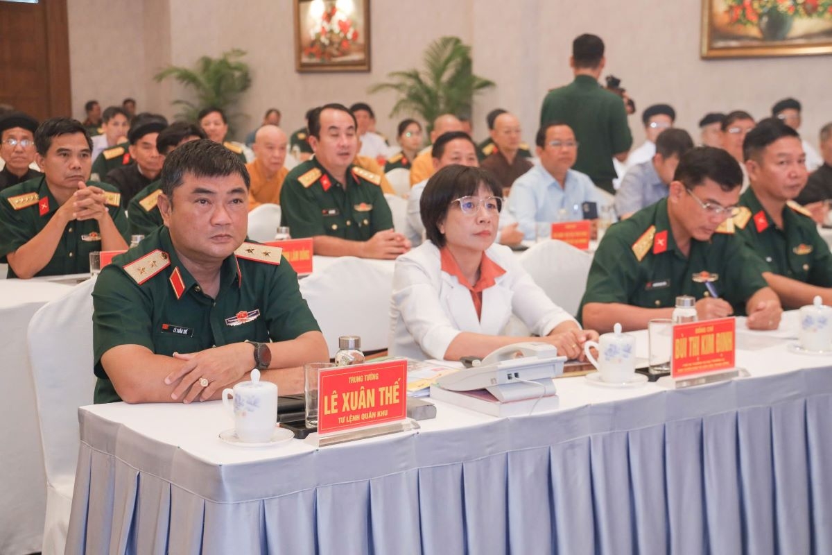 that chat doan ket quan - dan tu cong tac ton giao hinh anh 1