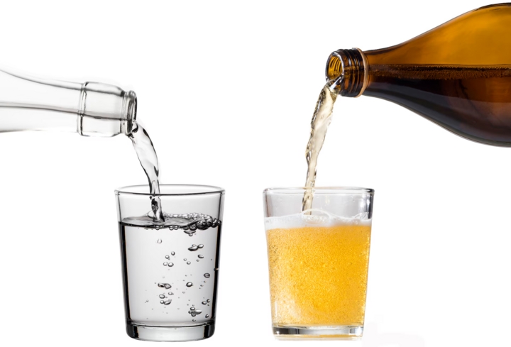 vi sao uong ca chuc lon bia de hon uong vai chai nuoc loc hinh anh 1