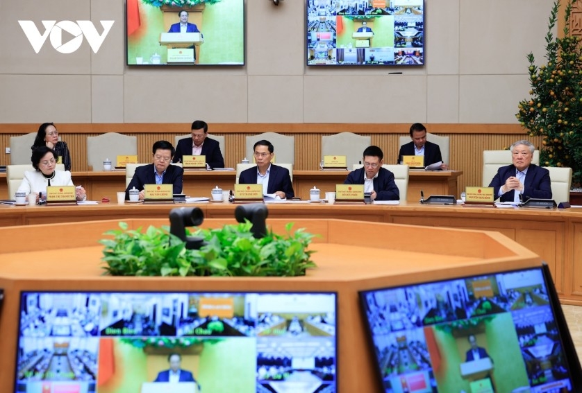 pm chinh stresses measures to sustain growth amid global uncertainties picture 3