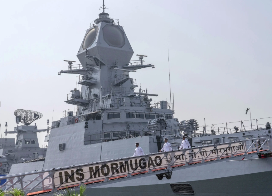 An Do cu tau chien ho tong cac tau thuong mai qua vinh oman hinh anh 1