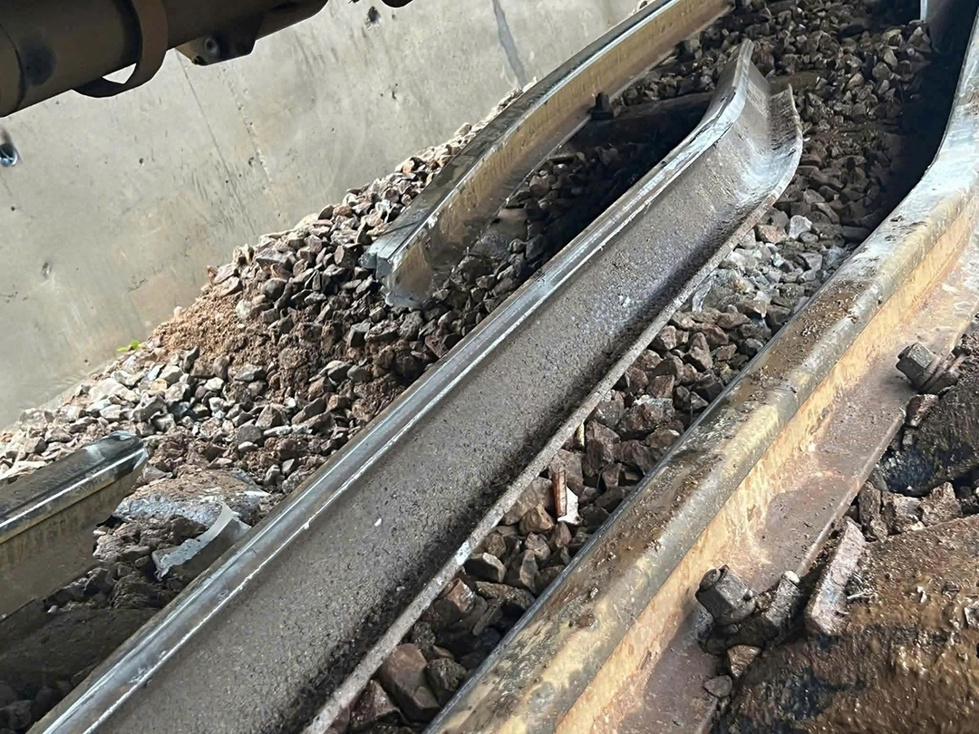 Tàu hỏa trật bánh trên đèo Hải Vân, thành phố Đà Nẵng