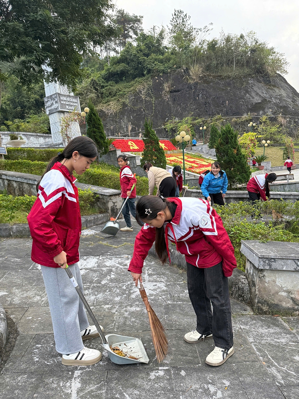 hoc va lam theo loi bac o que huong coi nguon cach mang cao bang hinh anh 3