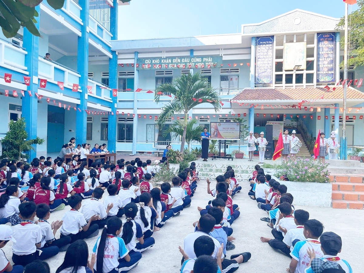 Cử tri phía Nam tỉnh Khánh Hòa mong sớm đồng bộ chính sách sau hợp nhất