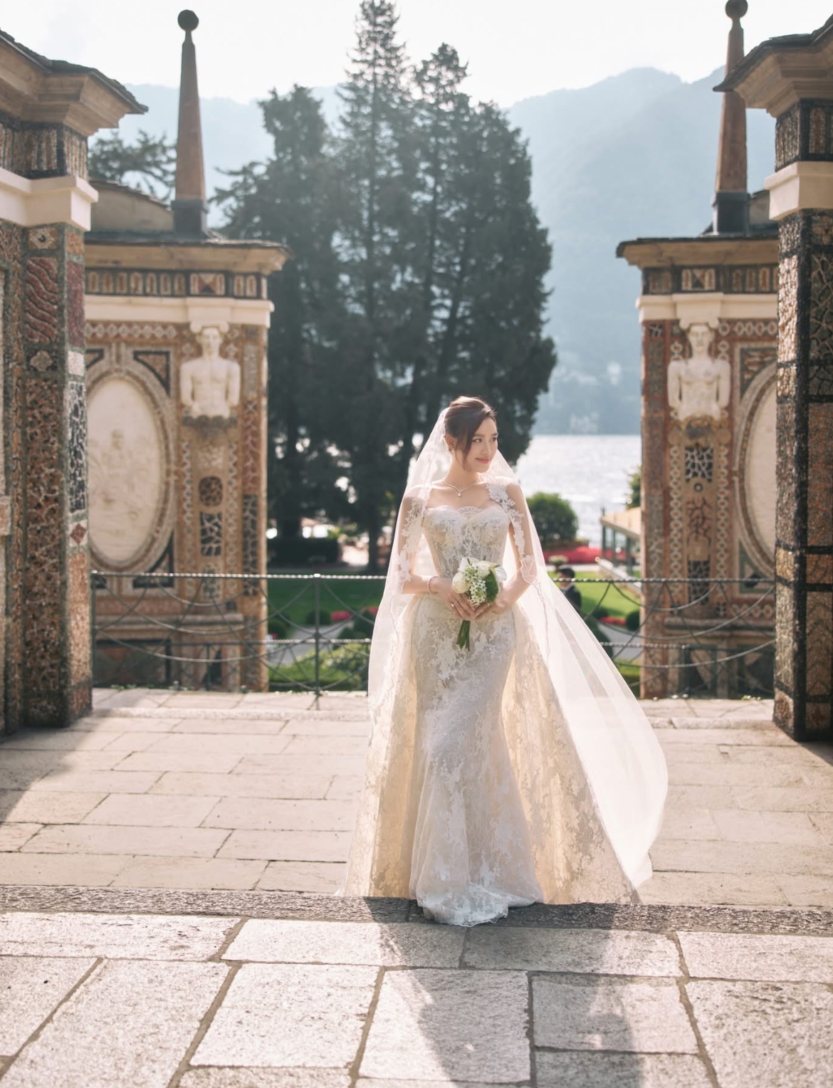 sao viet 17 3 Anh cuoi chua tung duoc cong bo cua hoa hau Do ha hinh anh 1