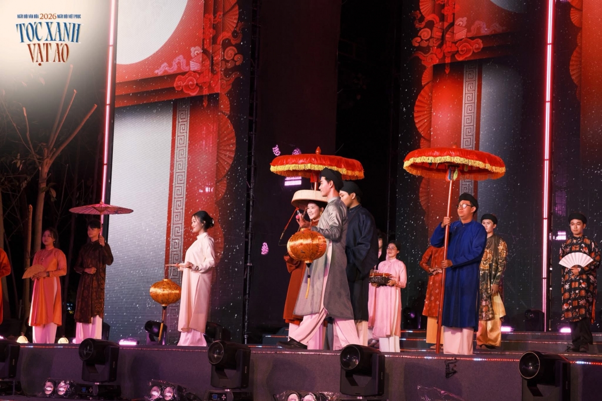 1.000 ban tre mac viet phuc xuong pho, lan toa tinh yeu di san hinh anh 1