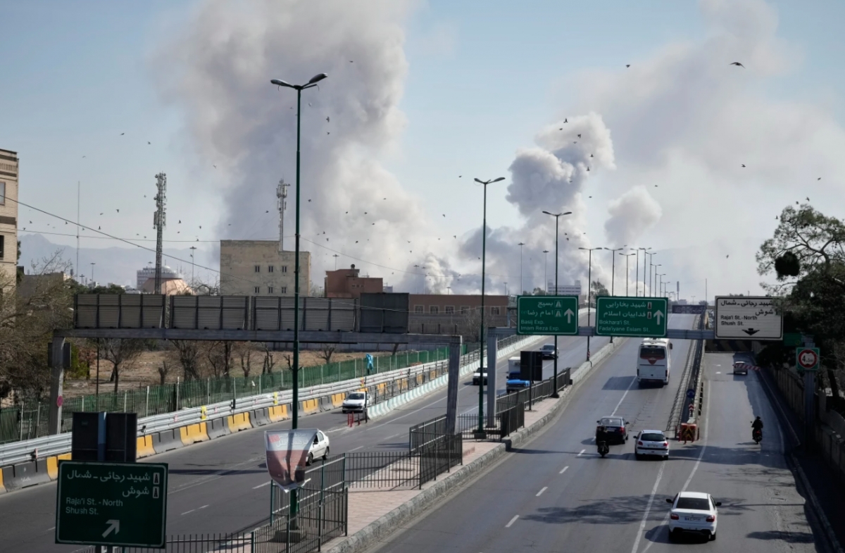 Israel tuyên bố tạm dừng tấn công “huyết mạch năng lượng” của Iran