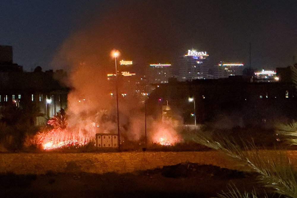 nong the gioi ngay 24 3 iran canh bao dong cua eo bien hormuz vo thoi han hinh anh 1