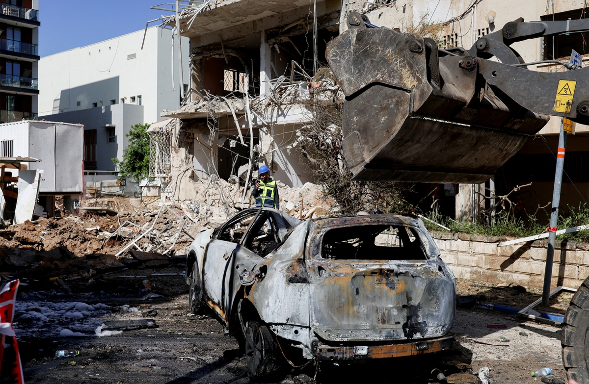 can canh thiet hai cua israel sau khi hung mua ten lua tu iran hinh anh 11