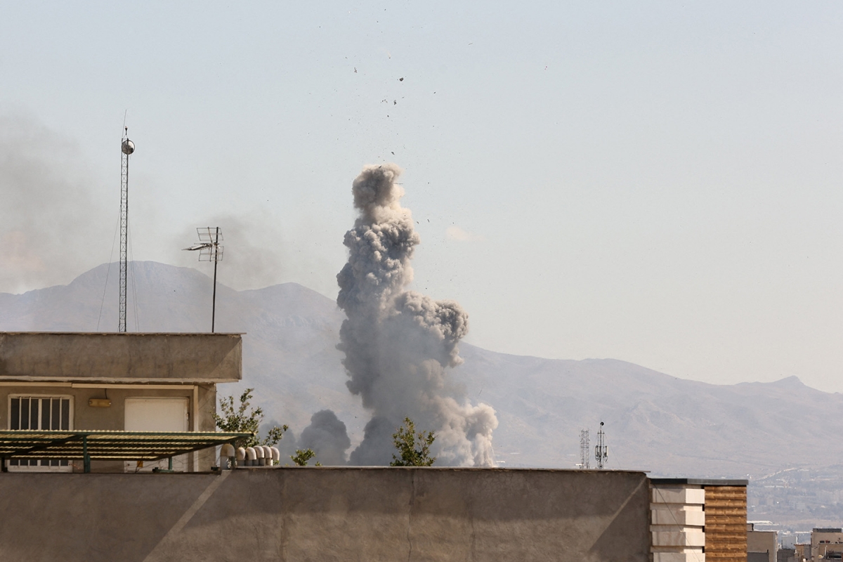 Ong trump tuyen bo my se tiep tuc chien dich quy mo lon nham vao iran hinh anh 11