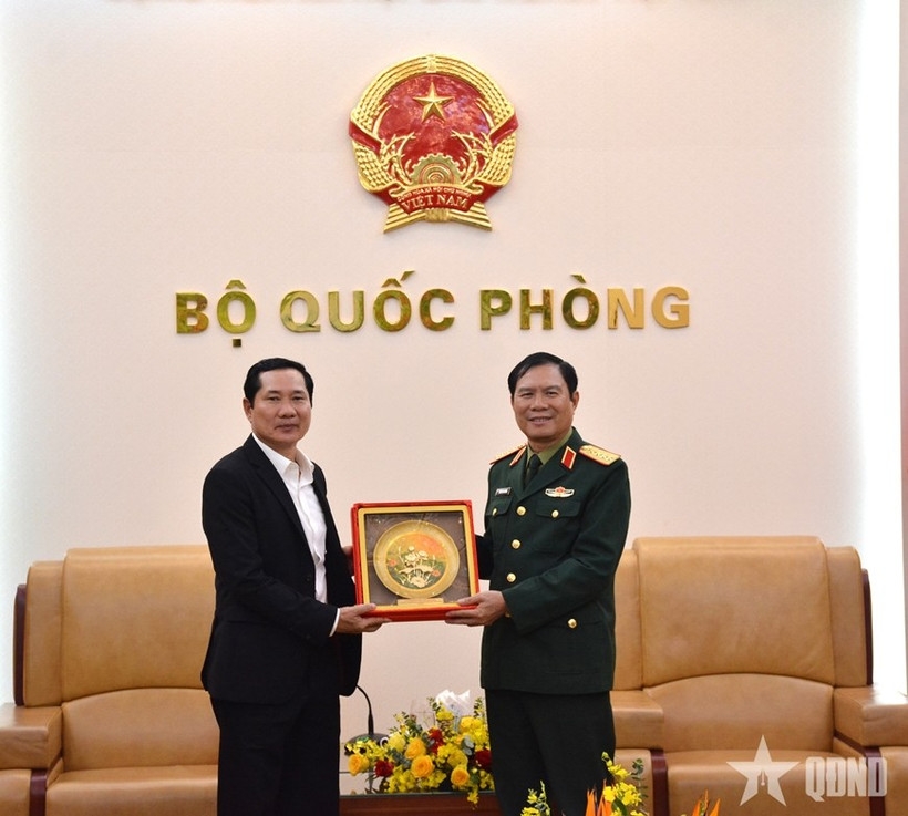 vietnam, laos strengthen defence cooperation picture 1