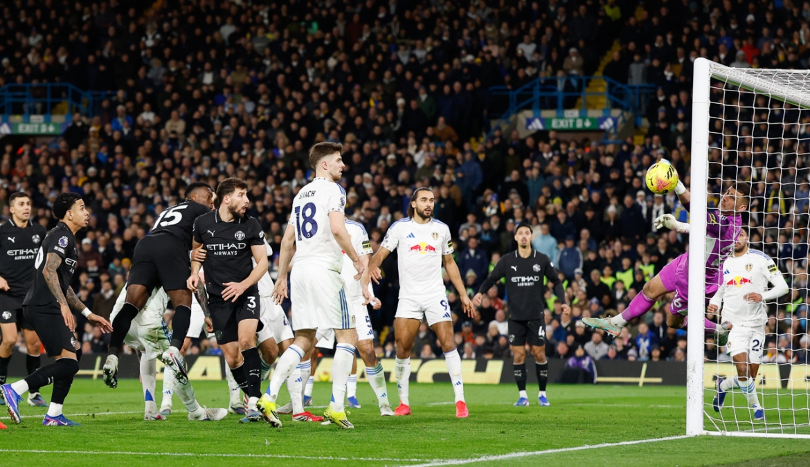 vuot qua leeds voi ti so toi thieu, man city gay ap luc len arsenal hinh anh 20