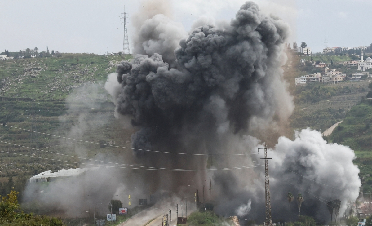 chien su trung Dong iran doa danh sap ha tang nang luong vung vinh hinh anh 1