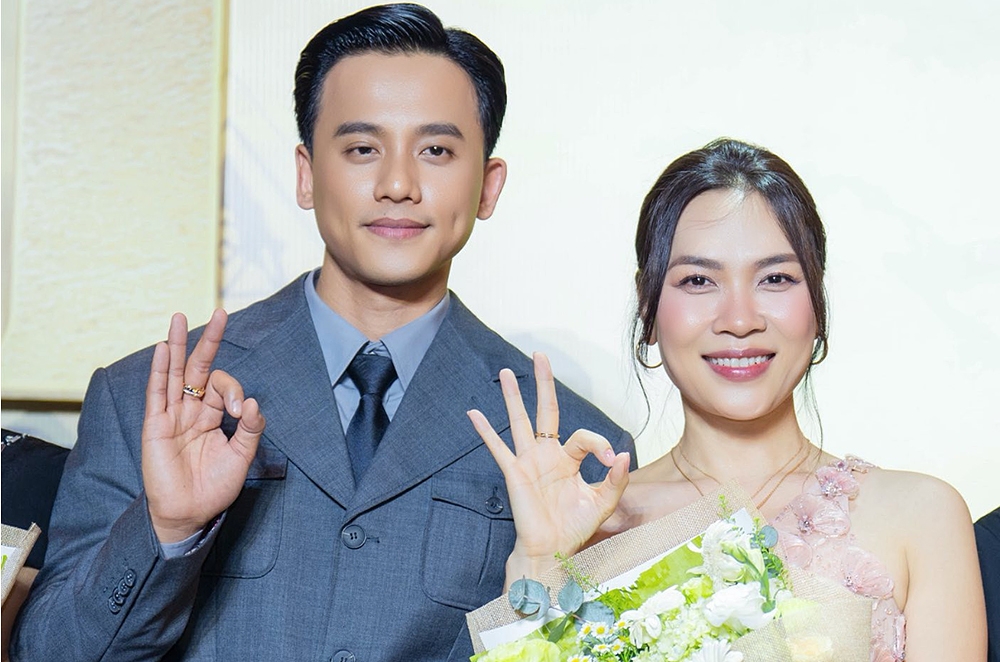 sao viet 18 3 xon xao hinh anh hoai linh, hua vi van xuat hien trong benh vien hinh anh 10