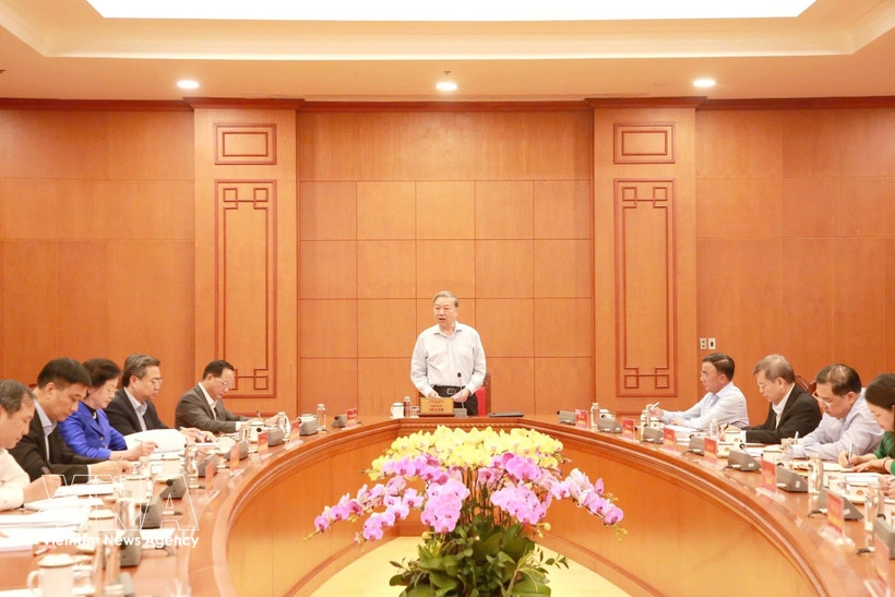 party chief holds working session with party central committee s office picture 1
