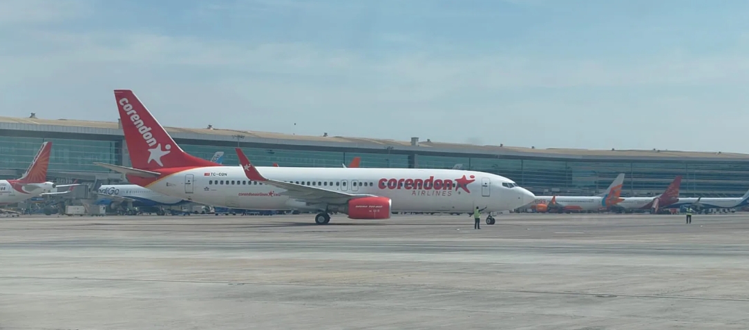 may bay cho khoang 170 nguoi ha canh khan cap o An Do do loi dong co hinh anh 1