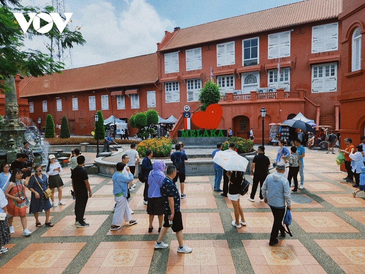 malaysia tranh thu don dong khach chuyen huong tu trung Dong hinh anh 1