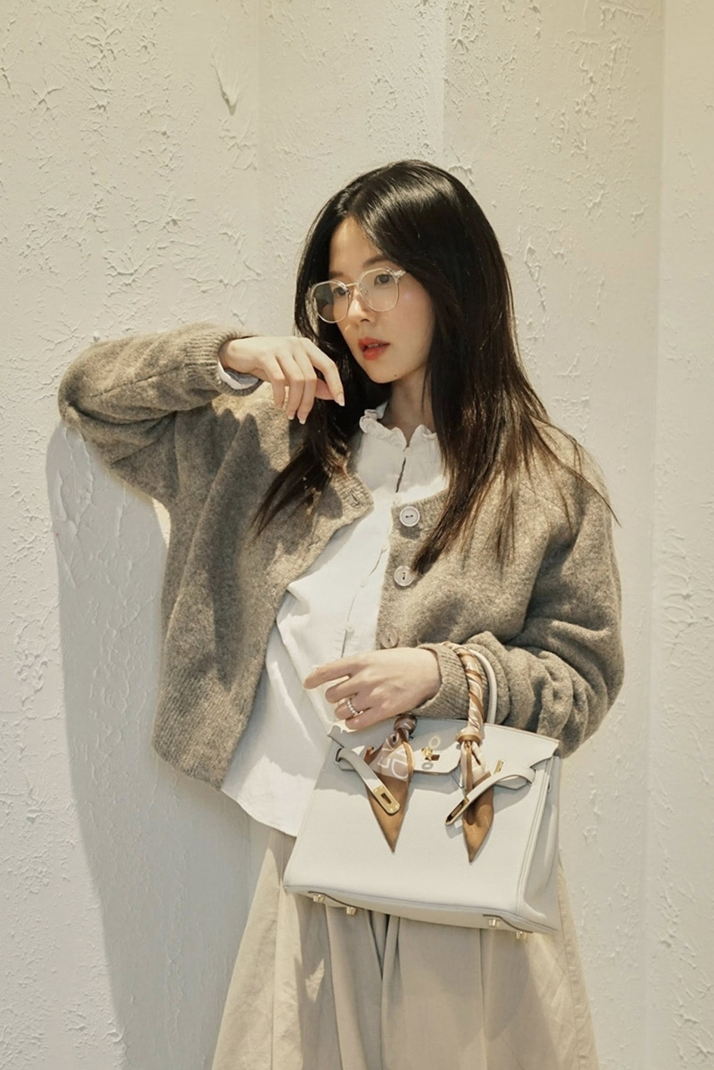 sao viet 18 3 xon xao hinh anh hoai linh, hua vi van xuat hien trong benh vien hinh anh 9