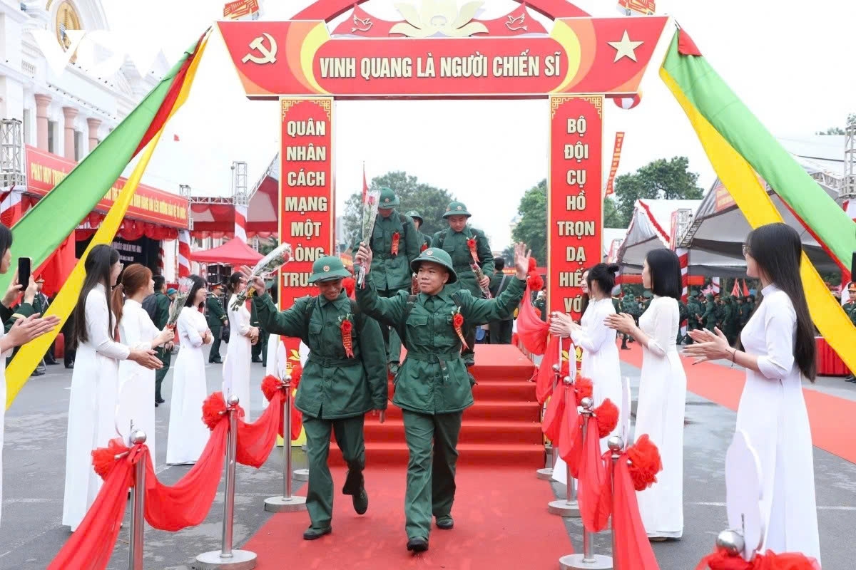 young recruits across vietnam embark on military service picture 6