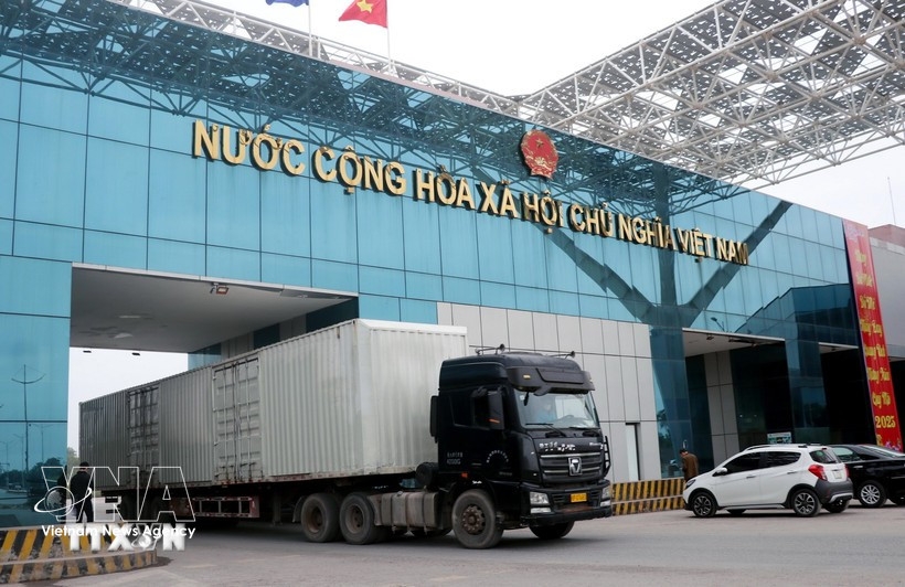 quang ninh pilots weekend customs clearance at mong cai int l border gate picture 1