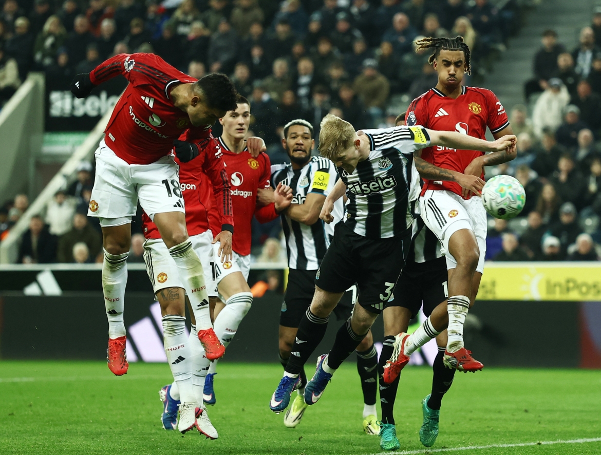 ket qua ngoai hang anh hom nay 5 3 mu thua 10 nguoi newcastle hinh anh 15
