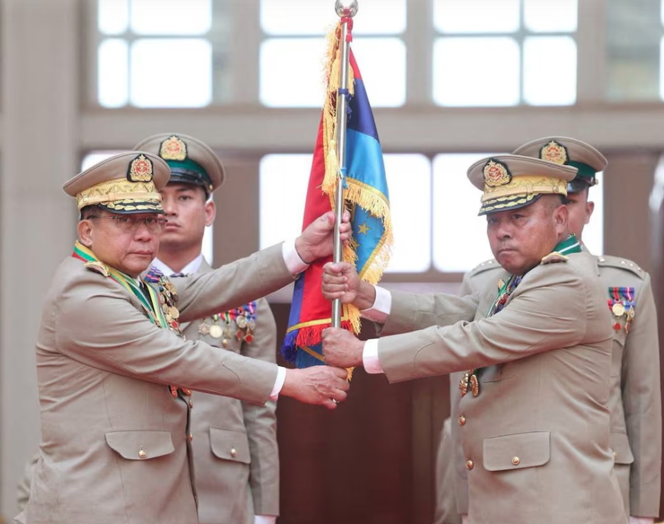 Ong min aung hlaing roi cuong vi tong tu lenh cac luc luong vu trang myanmar hinh anh 1