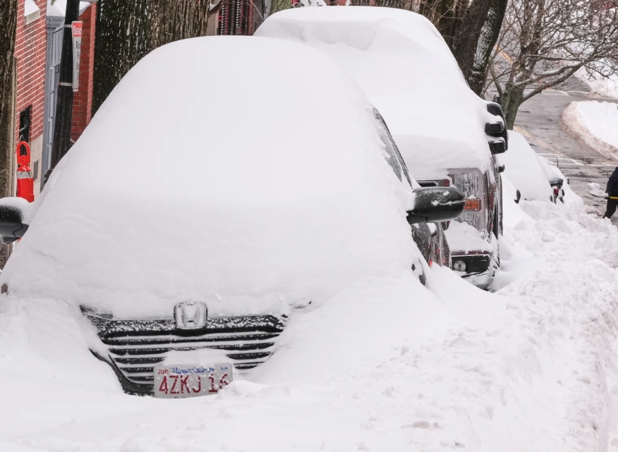 Bão tuyết gây tê liệt nhiều bang miền đông của Mỹ