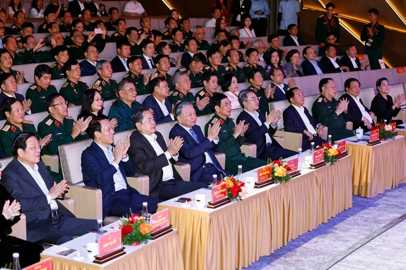party chief attends chamber symphony concert in hanoi picture 1