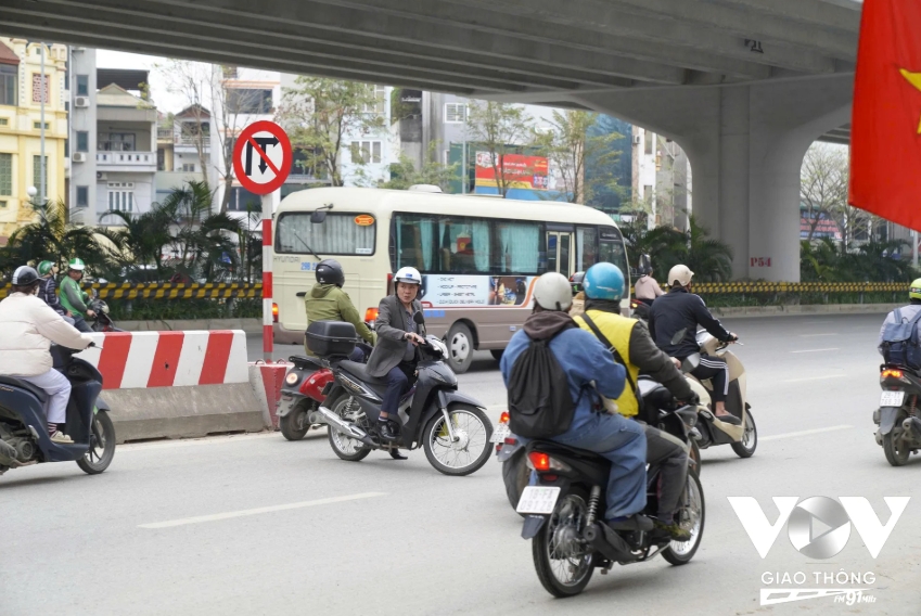 Hà Nội: Không để đường Phạm Văn Đồng thành điểm nóng vi phạm