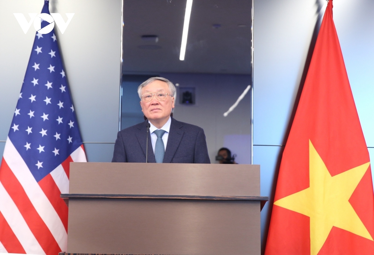 vietnam pledges strong incentives for investors at international financial centre picture 2