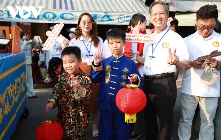 nearly 1,200 performers take part in nguyen tieu festival parade in hcm city picture 10