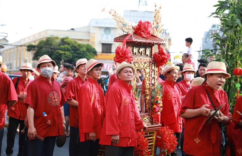 nearly 1,200 performers take part in nguyen tieu festival parade in hcm city picture 11